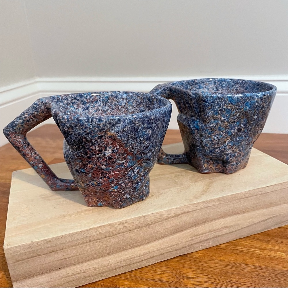 Contemporary’80’s vintage matching mugs